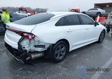 2021 Kia K5 Lx z USA, uszkodzony, nr VIN 5XXG24J28MG081494